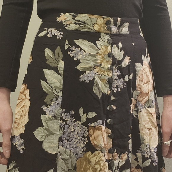 Vintage Express Floral A-Line Skirt - Picture 2 of 6